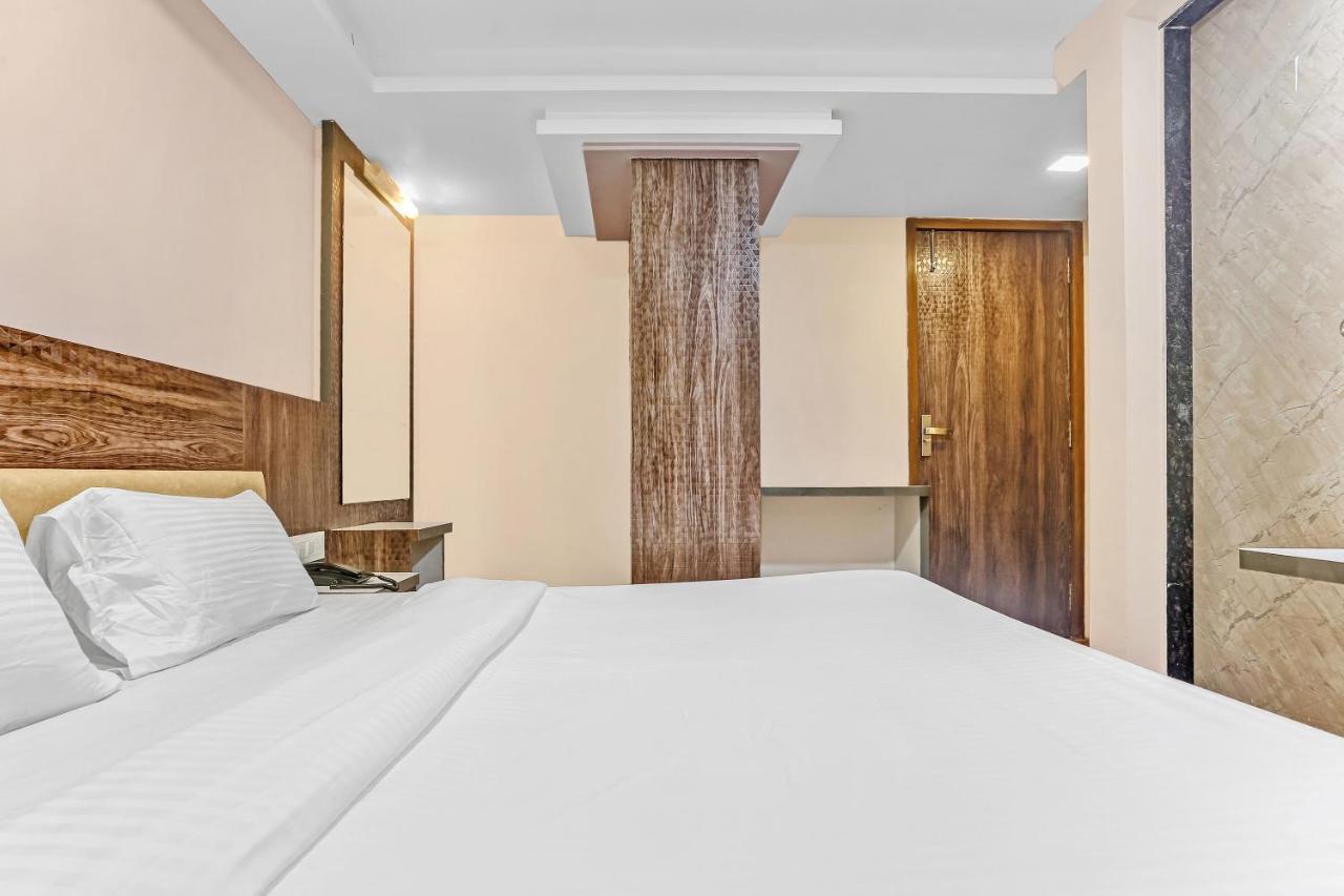 Oyo Flagship 83396 Hotel Vinyasa Residency Bombaim Exterior foto